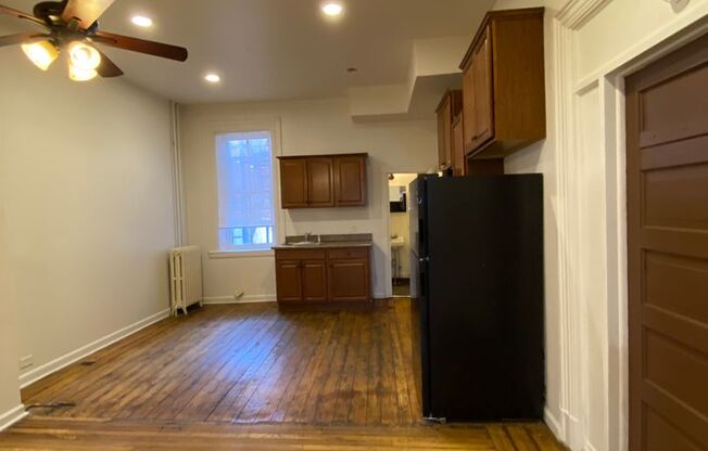 1 bed, 1 bath, $1,095