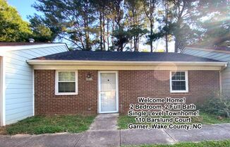 Garner! Great Cul-De-Sac Location! 2 BR, 2 Full Bath Single-Level Townhome w/Fireplace: $1295/mo