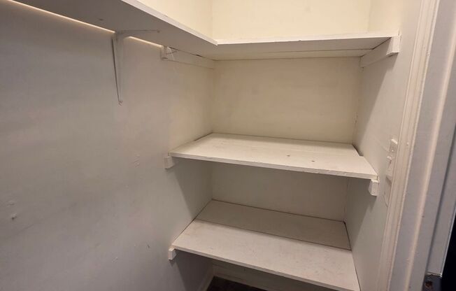 1 bed, 1 bath, 800 sqft, $800, Unit 08