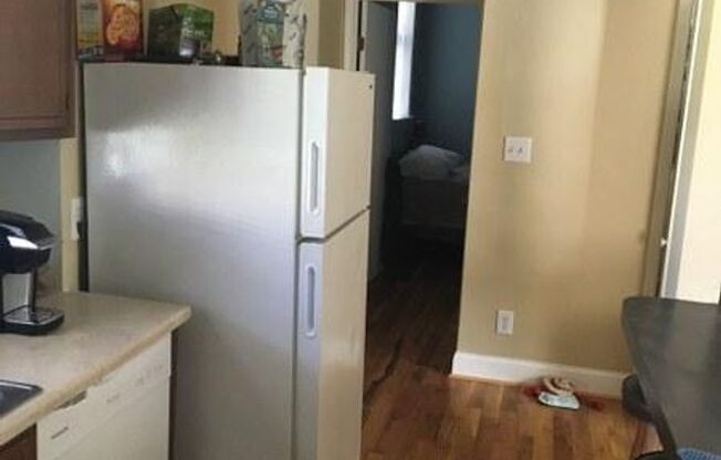 1 bed, 1 bath, 700 sqft, $850