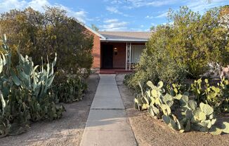 2 bedroom, 1 bathroom house near University of Arizona