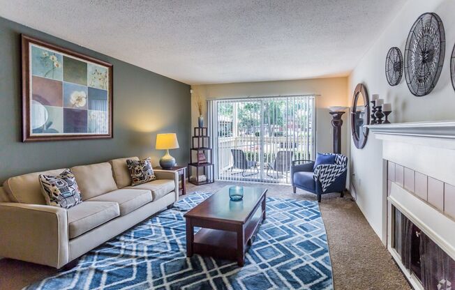 2 beds, 1 bath, 880 sqft, $825, Unit 6335 Crown #2