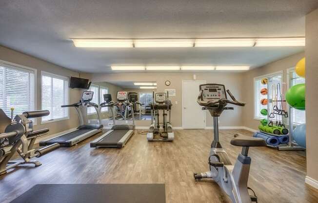 Fitness Center at Oak Hill Apartments, Portland, 97229