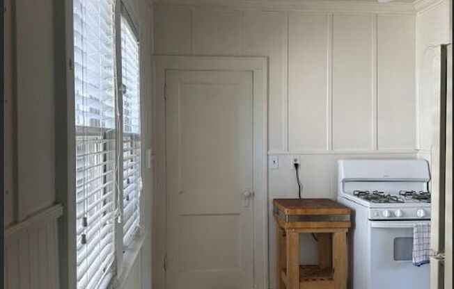 2 beds, 1 bath, $1,699