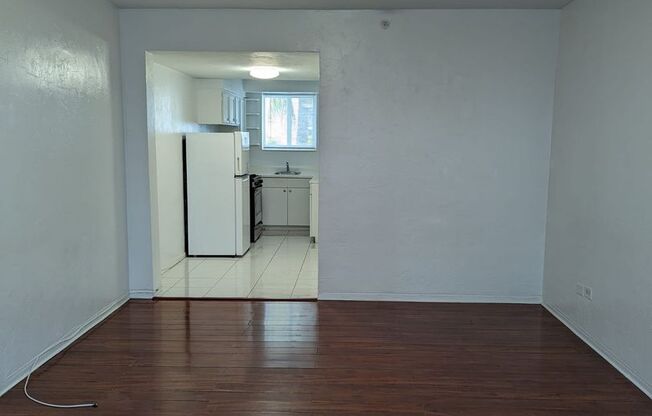Spacious Studio with lots of natural light located in the heart of south of fifth!