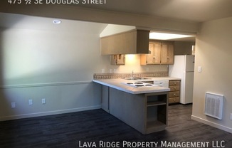 475 SE DOUGLAS ST