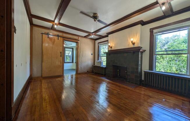 410 E 11 AVE