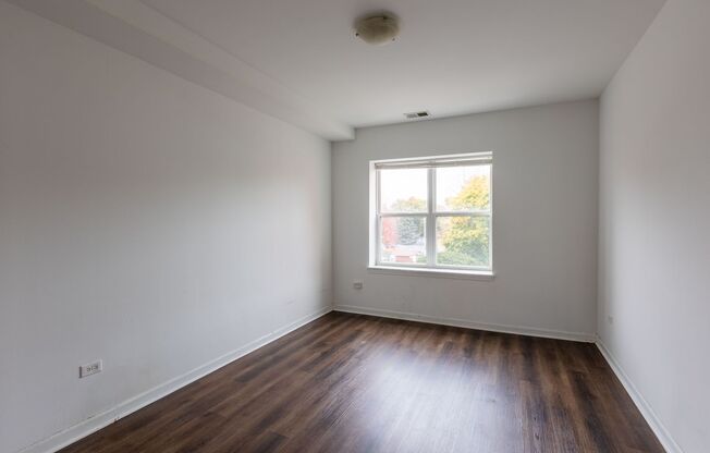 2 beds, 2 baths, $1,499, Unit 2G