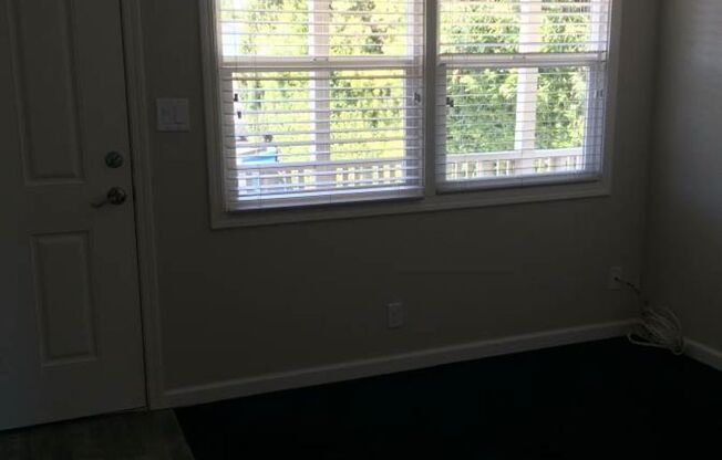 012 - 370 N Fair Oaks Ave