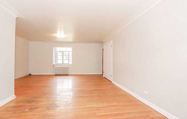 Gorgeous 2 Bed/1 Bath Unit