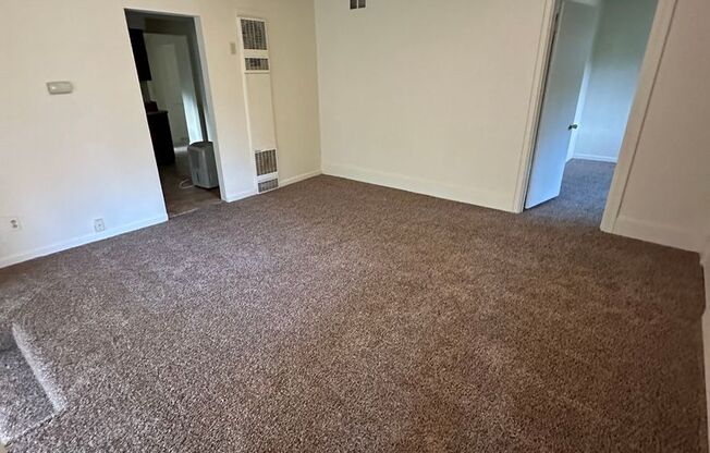 3 beds, 1 bath, $1,700