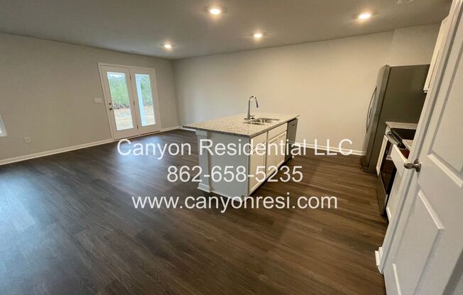 Great Location near everything, beautirul 4 Br 2 Bath