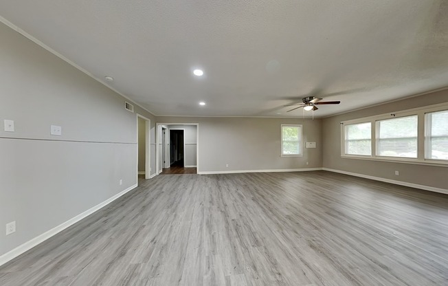 7109 E 104 ST