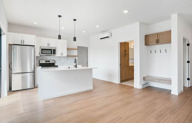 2 beds, 2 baths, 966 sqft, $2,900, Unit 518