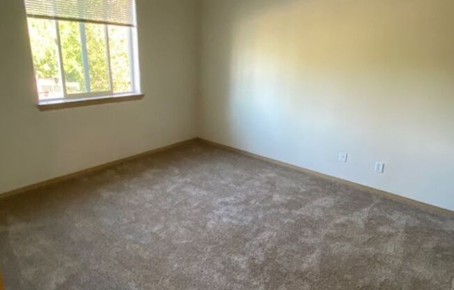 2 beds, 2 baths, 981 sqft, $1,649, Unit 304