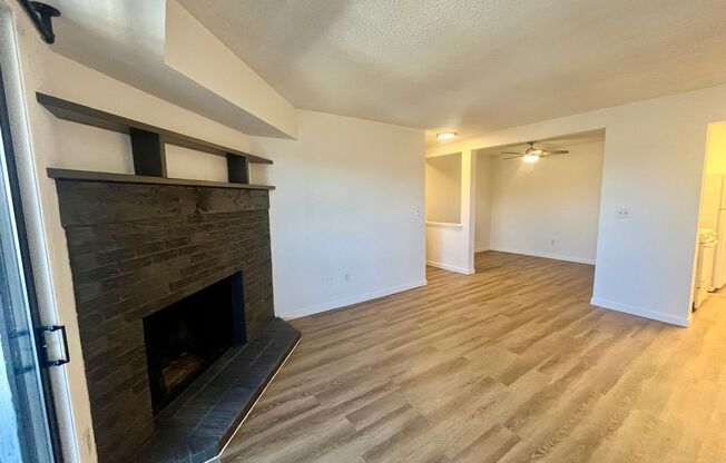 **$500 Move in Special**  Updated Spacious 1 bed/1 bath in Aurora