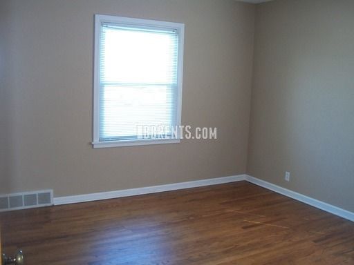 2 beds, 1 bath, $1,050