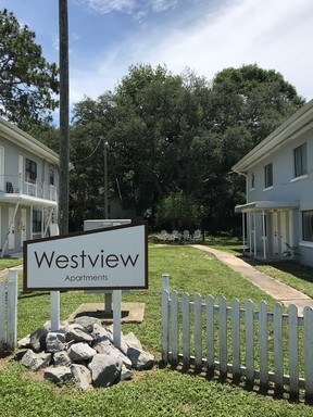 Studio, 1 bath, 325 sqft, $1,000, Unit Westview Apts. - Unit 17