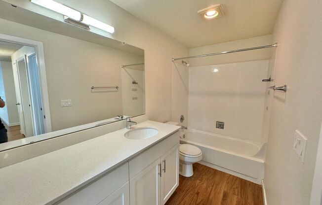 2 beds, 1.5 baths, 850 sqft, $2,195, Unit 106