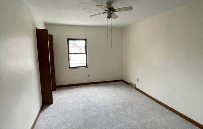 2 beds, 1 bath, $1,100, Unit Unit #1