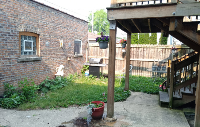 3243 N LOCKWOOD