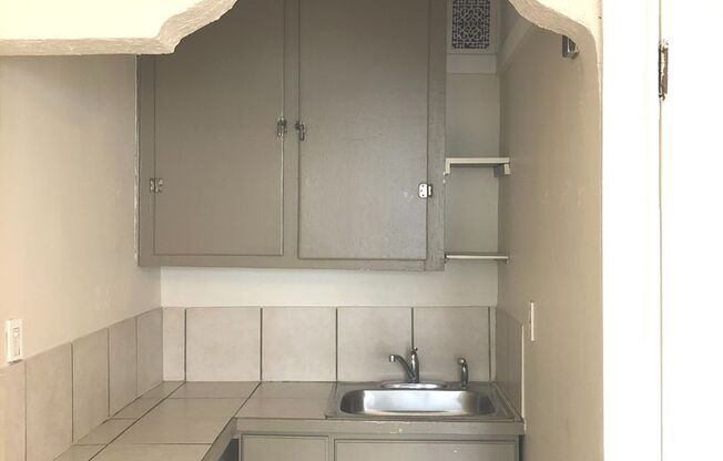 Studio, 1 bath, $775, Unit 20