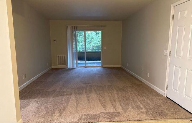 2 beds, 1 bath, 925 sqft, $899, Unit 210