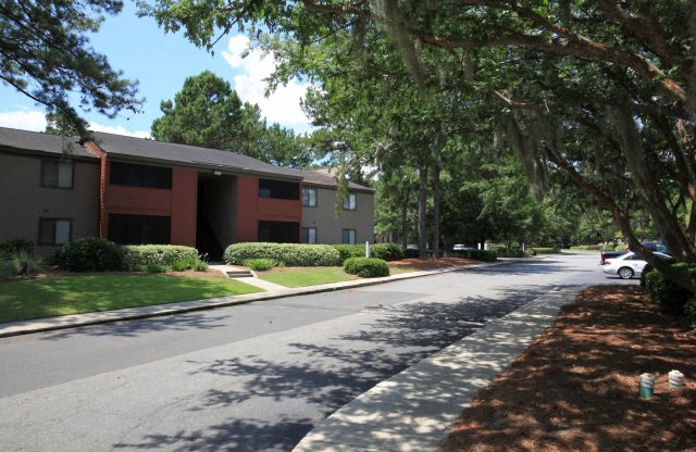 Three Oaks Apartments