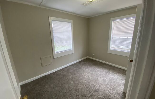 3 beds, 1 bath, $850