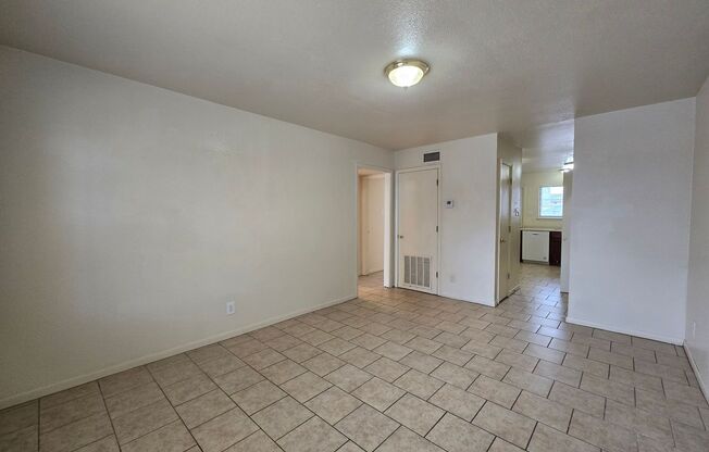 2 beds, 1 bath, $750, Unit 1309 Quail Circle - Unit A