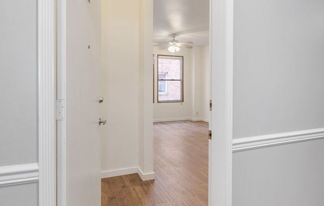 Studio, 1 bath, 400 sqft, $1,150, Unit A09