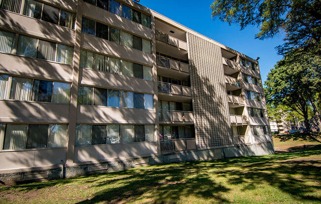 Heritage Park Apartments Building 4