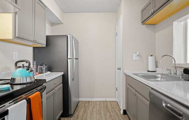 Diamond Lake Apartments