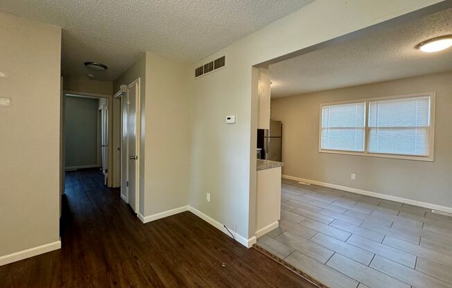 2 beds, 1 bath, $875