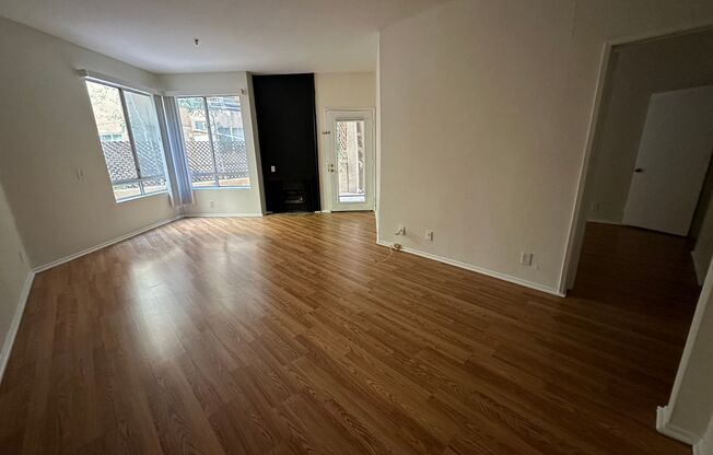 1 bed, 1 bath, 700 sqft, $2,100, Unit 111