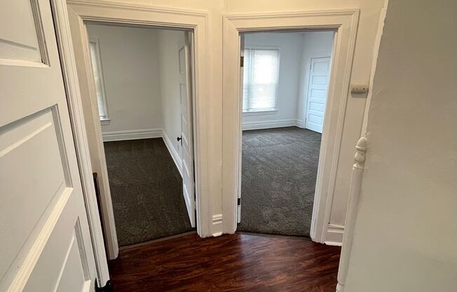 2 beds, 1 bath, 950 sqft, $800, Unit 2 (Second Floor)