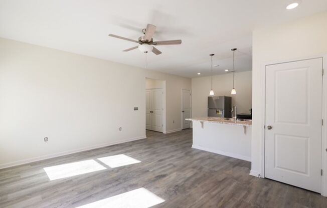 2 beds, 2 baths, 1,025 sqft, $1,285, Unit H104