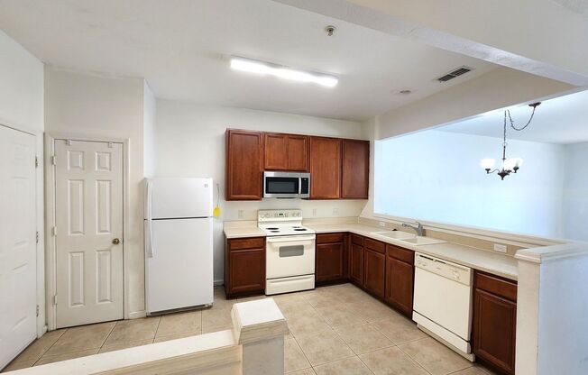 2-story Spacious Townhome / Gated / Attached Garage / Laundry In-Unit / Zero Security Deposit Option*