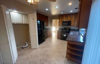 3 beds, 2.5 baths, $4,395