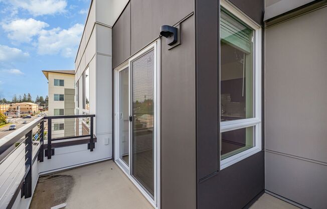 3 beds, 2 baths, $2,800, Unit Unit B303