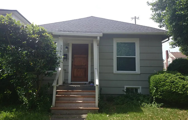 North Ballard/Crown Hill 2 BR / 1 BA