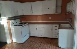 1 bed, 1 bath, 650 sqft, $990, Unit Apt 2