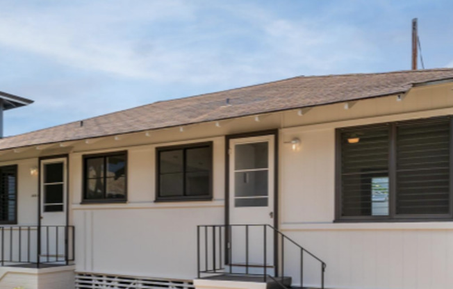 1 BED 1 BATH with 1 parking, MCCully area