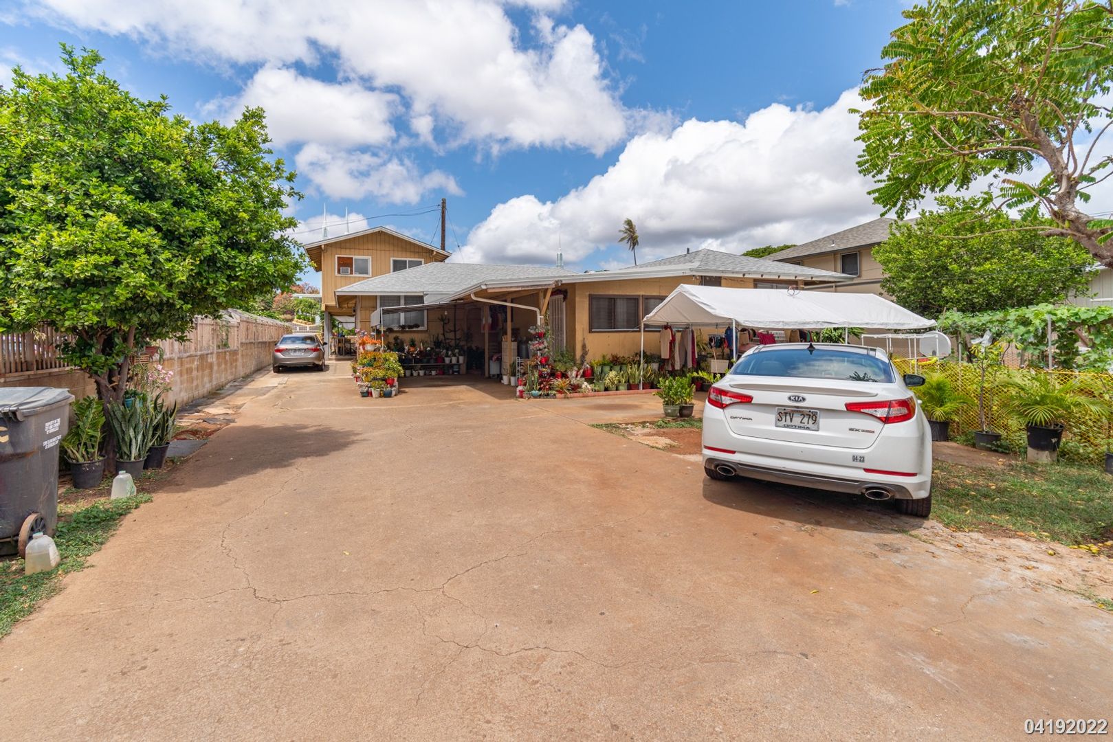 2BR/1BA/2PKG in the Great location/ Waipahu-Lower
