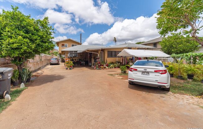 2BR/1BA/2PKG in the Great location/ Waipahu-Lower