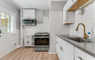 1 bed, 1 bath, $2,050, Unit Unit 2