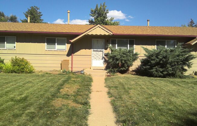 2 beds, 1 bath, $2,400