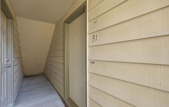 2 beds, 1 bath, 1,000 sqft, $1,350, Unit 31