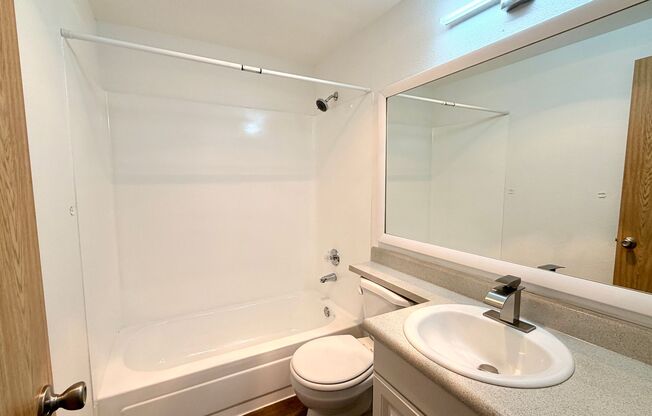 1 bed, 1 bath, 674 sqft, $1,550, Unit O202