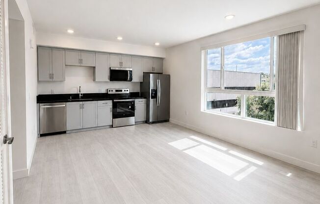 1 bed, 1 bath, 581 sqft, $2,545, Unit T401